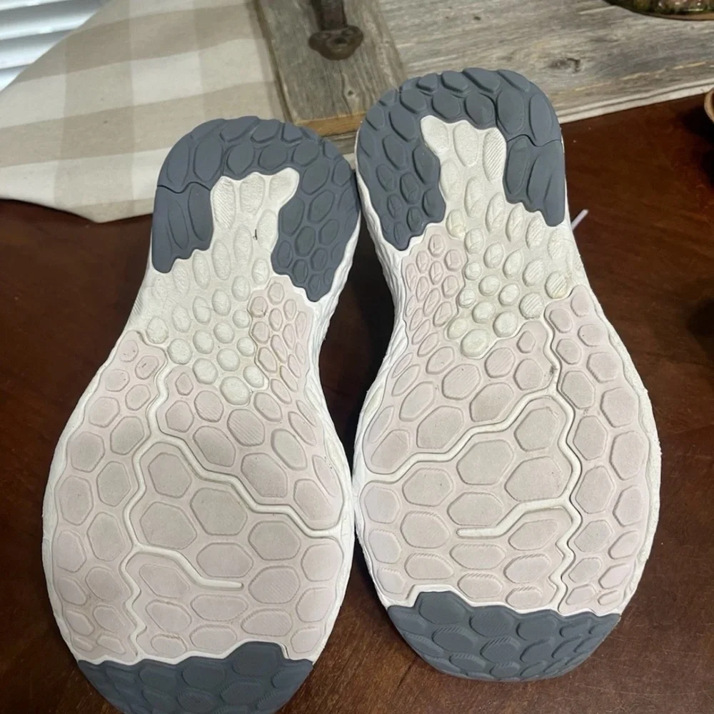 New Balance  Running Shoe Astral - Picture 8 of 11